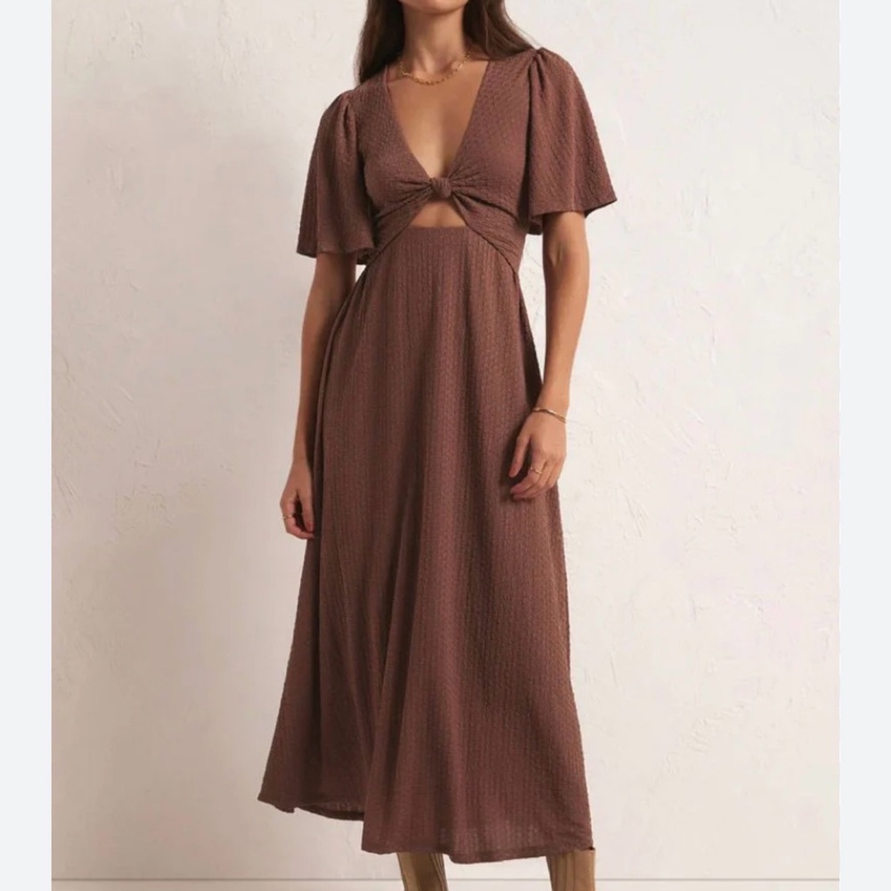 Chic Brown Midi Dress with Keyhole Detail